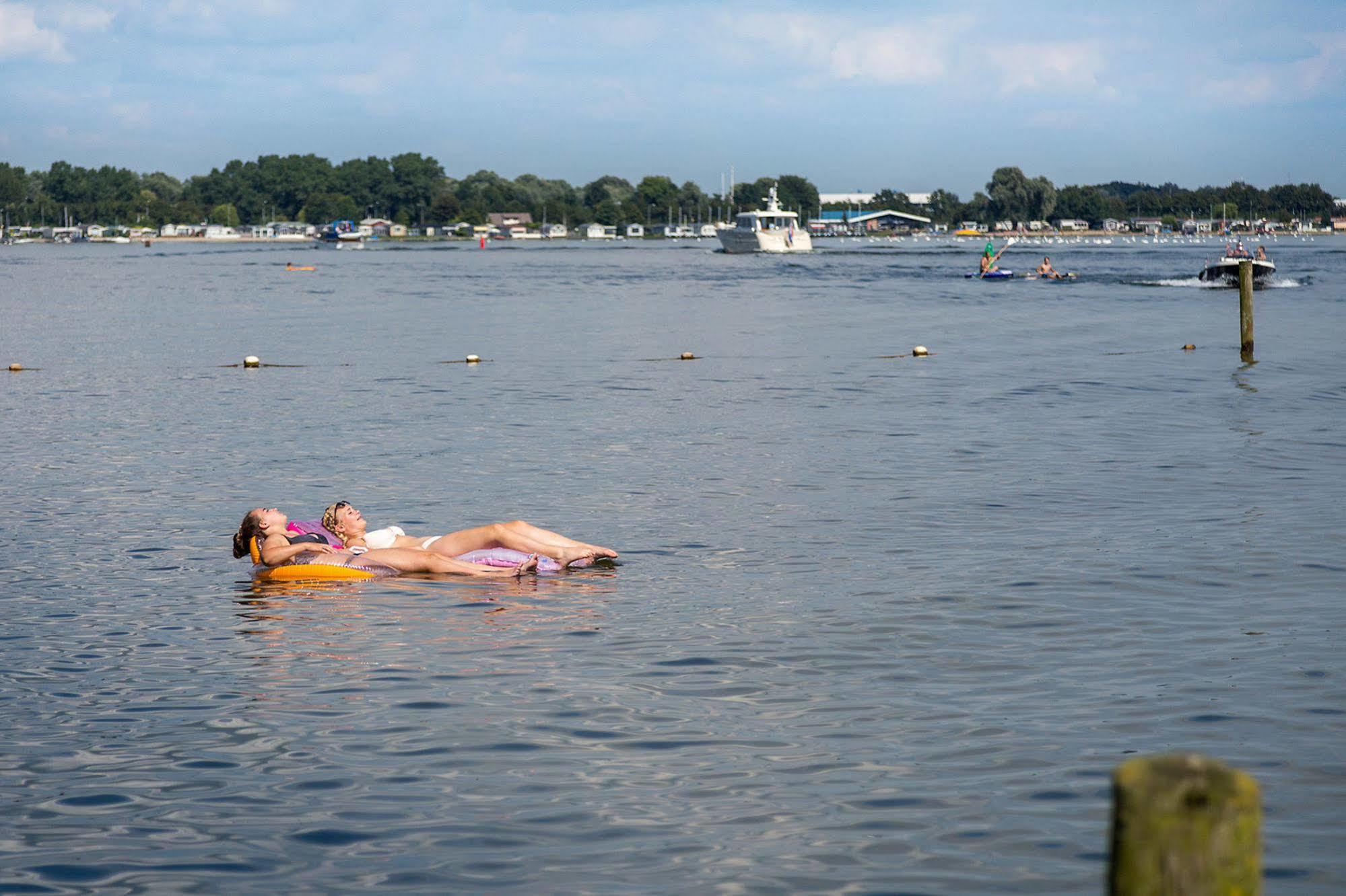 Oostappen Vakantiepark Riviera Beach Biddinghuizen Eksteriør billede